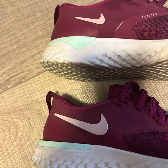 Nike running shoes- Flynit.odyssey react - Picture 4 of 7